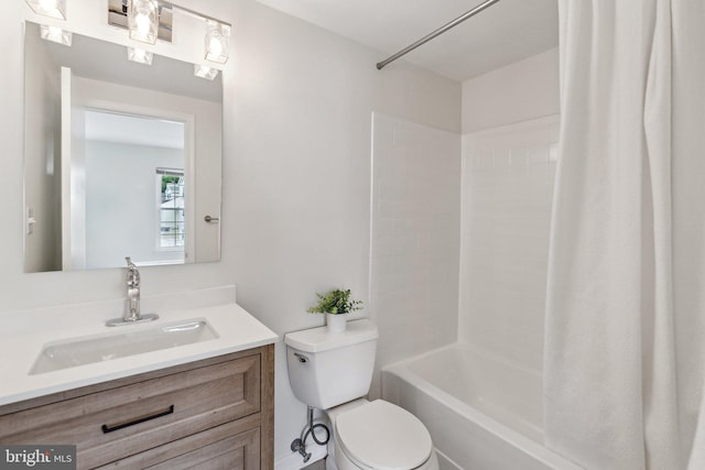 3316 Lakeside View Dr Unit 3-7, Falls Church, VA 22041 - bathroom with toilet, vanity, and shower / bathtub combination with curtain