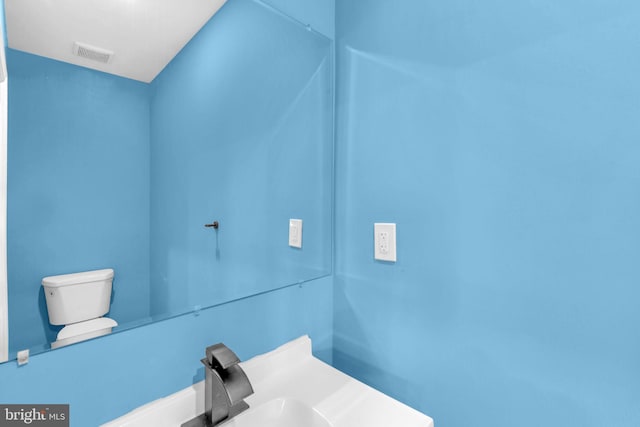 4820 Hayes St NE, Washington, DC 20019 - view of bathroom