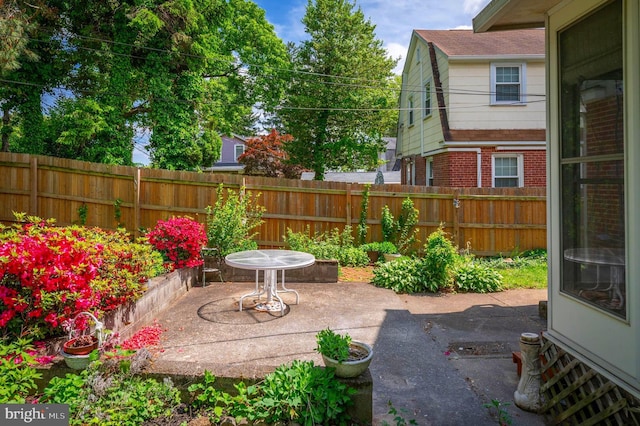 3902 Biddison Ln, Baltimore, MD 21206 - view of patio featuring a fenced backyard