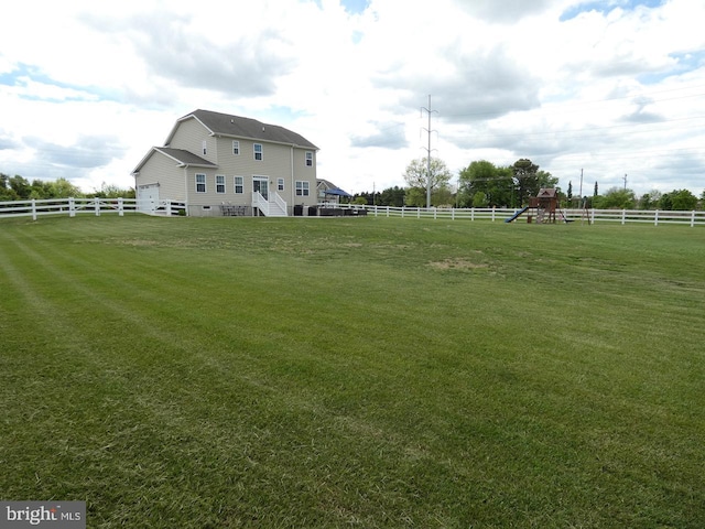 view of yard featuring a rural view