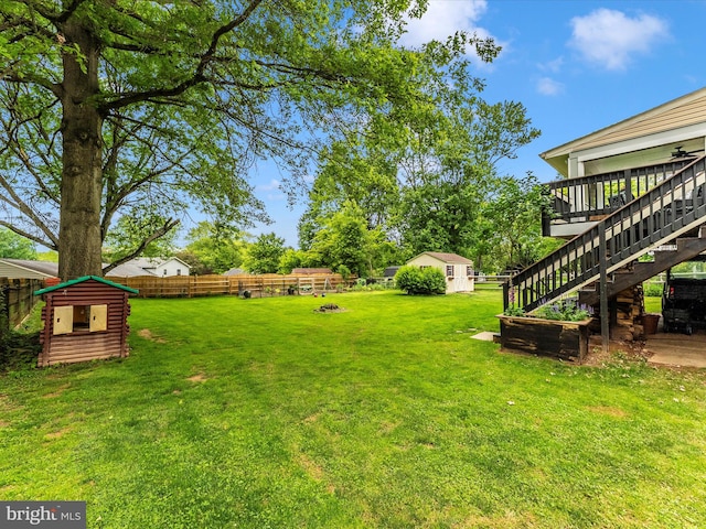 24129 Pecan Grove Ln, Gaithersburg, MD 20882 - view of yard with stairway