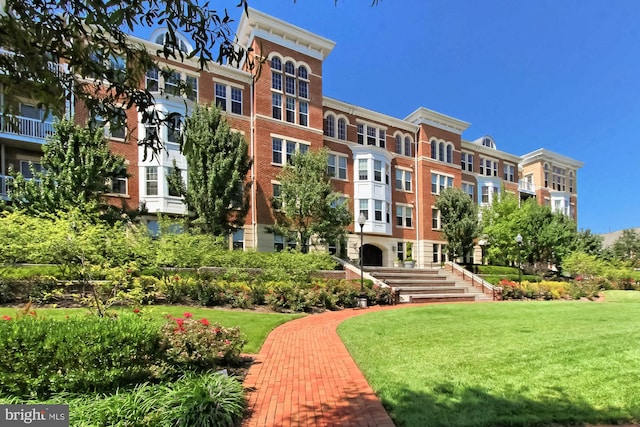 400 Cameron Station Blvd Unit 417, Alexandria, VA 22304 - view of community featuring a lawn