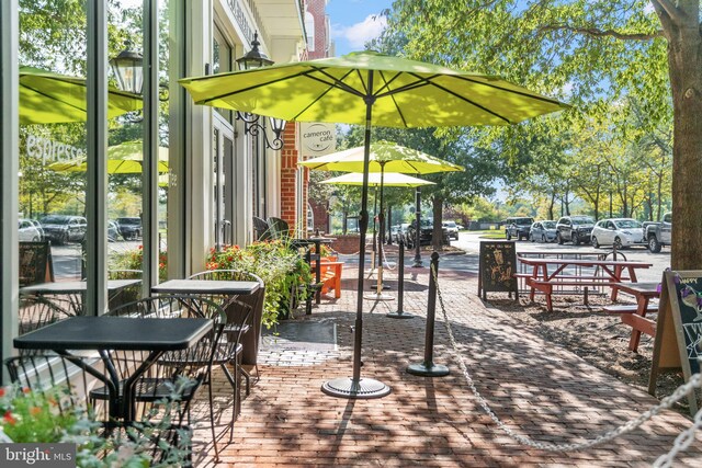 400 Cameron Station Blvd Unit 417, Alexandria, VA 22304 - view of patio