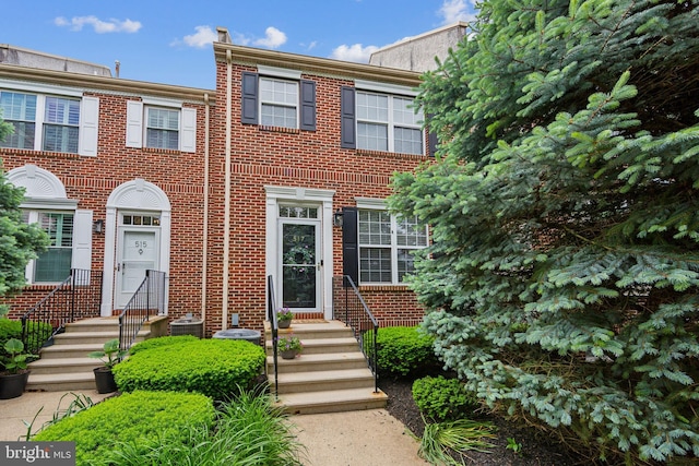 517 Bullock Unit 13, Conshohocken, PA 19428 - view of front facade with brick siding and cooling unit