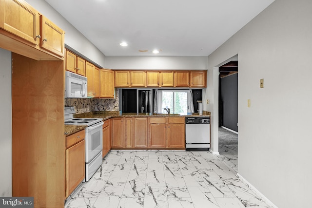28 Chatham Ct, Dover, DE 19901 - kitchen featuring white appliances, light marble finish flooring, baseboards, recessed lighting, and a sink