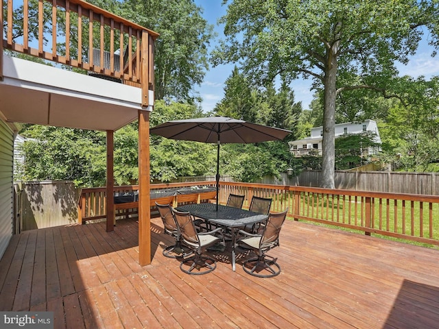 6924 Jefferson Ave, Falls Church, VA 22042 - wooden deck with outdoor dining area and a fenced backyard