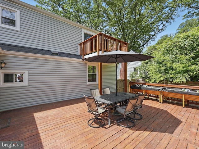 6924 Jefferson Ave, Falls Church, VA 22042 - wooden deck with outdoor dining area and fence