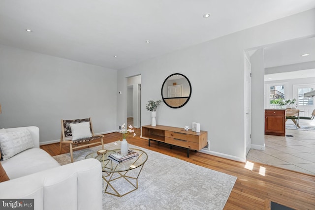 6924 Jefferson Ave, Falls Church, VA 22042 - living area featuring light wood-style floors, baseboards, and recessed lighting