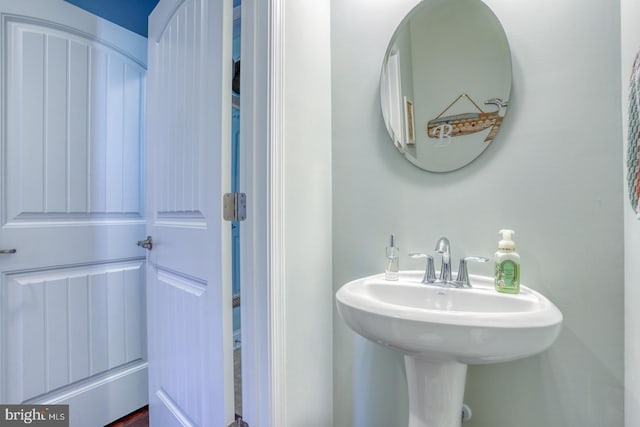 20785 Rodney Dr, Rehoboth Beach, DE 19971 - bathroom featuring a sink