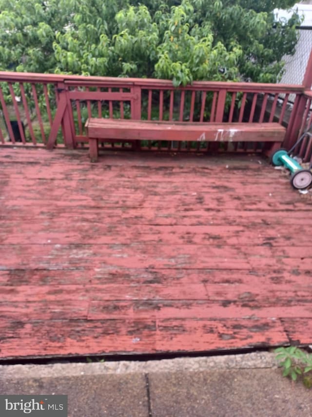 8231 Craig St, Philadelphia, PA 19136 - view of deck