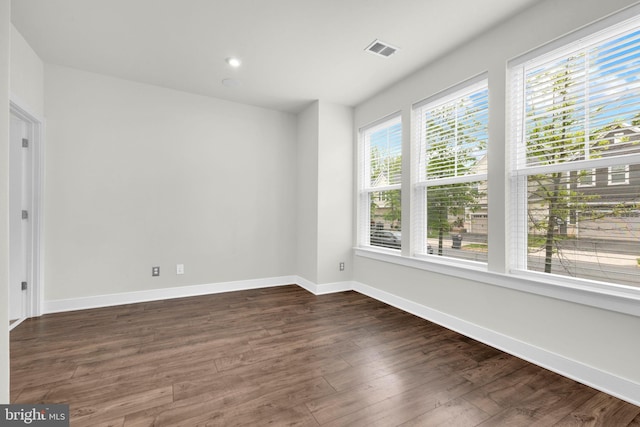 1552 Meadowlark Glen Rd, Dumfries, VA 22026 - unfurnished room with dark wood-style floors and baseboards