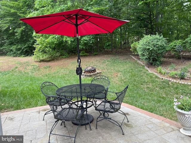 5280 Gunston Hall Dr, Woodbridge, VA 22193 - view of patio with outdoor dining space and an outdoor fire pit