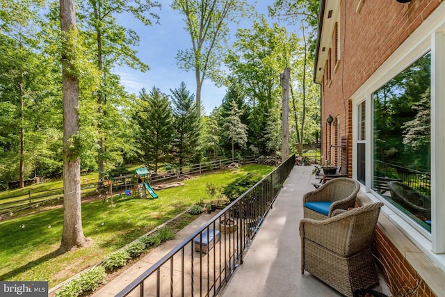104 River Forest Ln, Fort Washington, MD 20744 - balcony with view of scattered trees