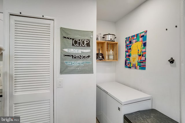 8102 Wingfield Pl, Alexandria, VA 22308 - view of hallway