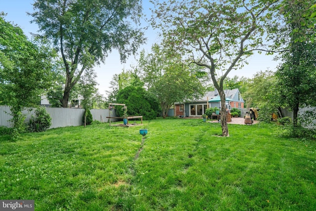 8102 Wingfield Pl, Alexandria, VA 22308 - view of yard