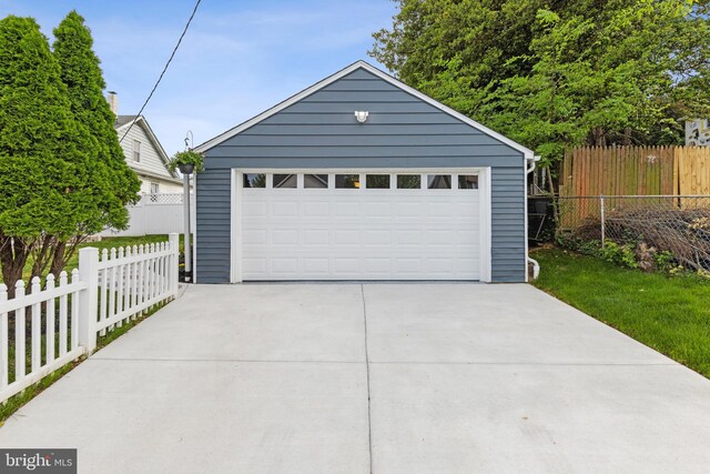 7608 Avondale Ave, Baltimore, MD 21224 - detached garage featuring fence