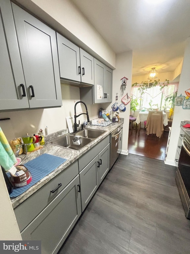 15 Country Oak Ln, Egg Harbor Township, NJ 08234 - kitchen with a sink, gray cabinets, dishwasher, light countertops, and range