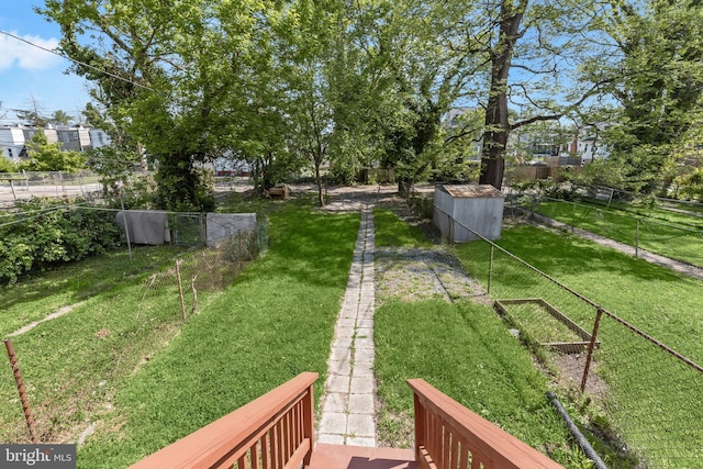 3827 Boarman Ave, Baltimore, MD 21215 - view of yard featuring a garden