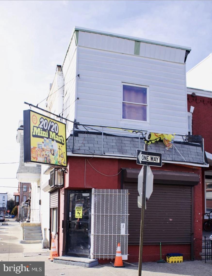 1000 N 43rd St, Philadelphia, PA 19104 - view of building exterior