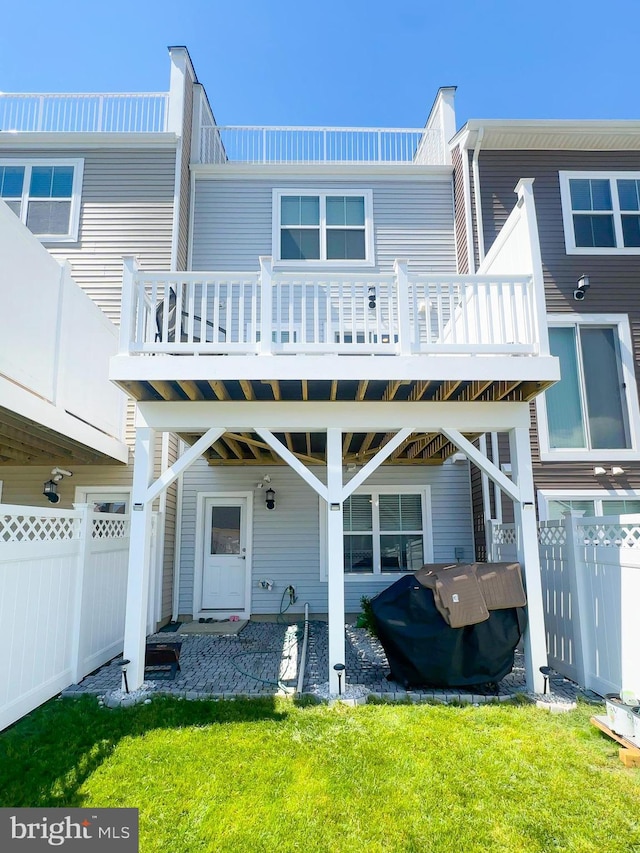 11631 Dorothy Sayers Pl, White Plains, MD 20695 - back of property featuring a wooden deck