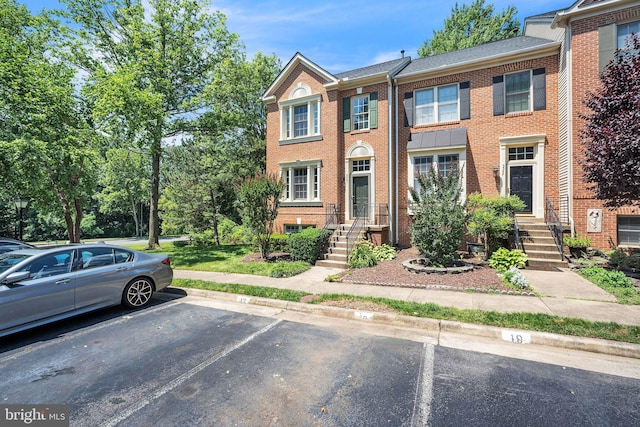 5561 Jowett Ct, Alexandria, VA 22315 - multi unit property featuring uncovered parking and brick siding