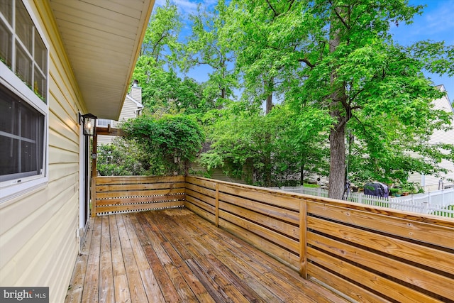 3331 Arundel On The Bay Rd, Annapolis, MD 21403 - wooden terrace with fence