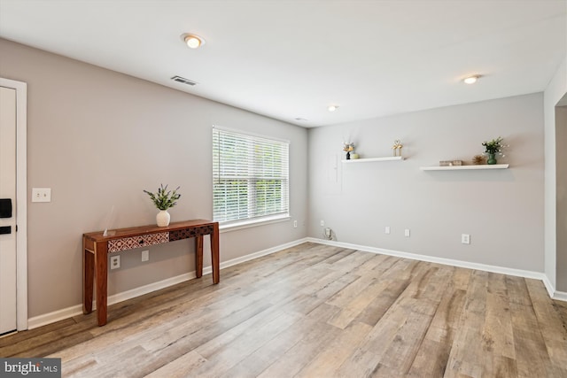 3331 Arundel On The Bay Rd, Annapolis, MD 21403 - unfurnished room featuring wood finished floors and baseboards