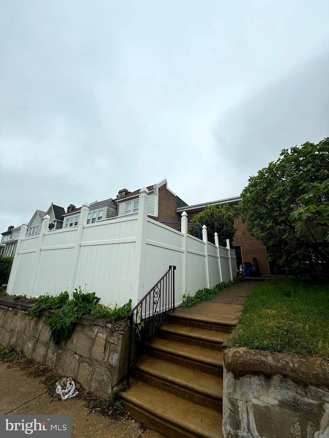 446 N Daggett St, Philadelphia, PA 19151 - view of side of home with fence