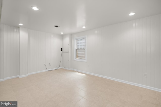 3901 Bradwater St, Fairfax, VA 22031 - unfurnished room featuring recessed lighting