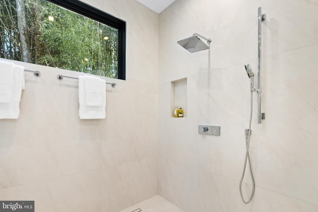 3554 Military Rd, Arlington, VA 22207 - bathroom featuring tiled shower