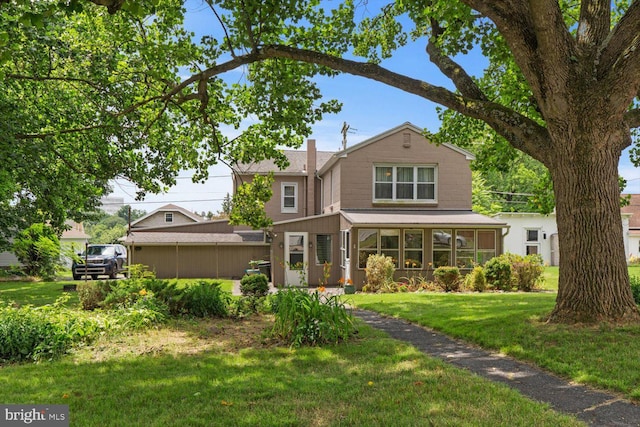 334 Windsor St, Wyomissing, PA 19610 - traditional-style house with a front lawn