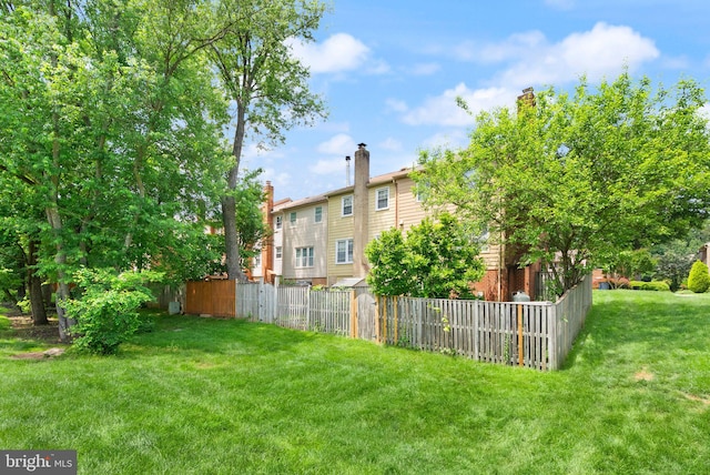 9882 High Water Ct, Burke, VA 22015 - view of yard