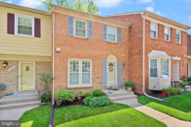 9882 High Water Ct, Burke, VA 22015 - multi unit property with brick siding and a front lawn