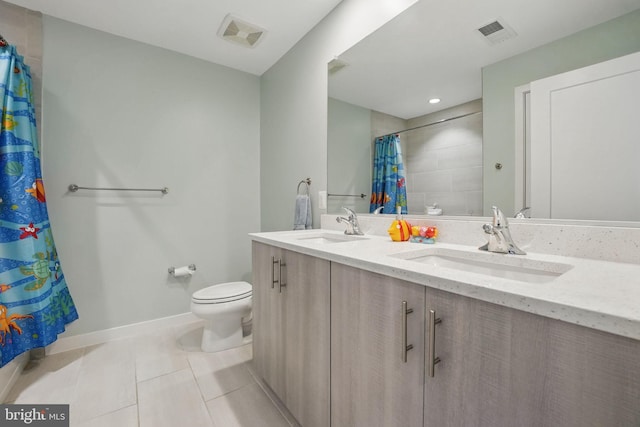 full bath featuring toilet, baseboards, tile patterned floors, double vanity, and a shower with curtain