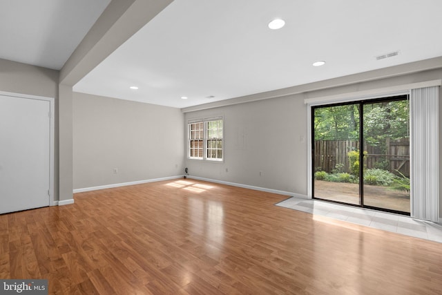 4849 Carriagepark Rd, Fairfax, VA 22032 - spare room featuring baseboards, light wood-type flooring, and recessed lighting