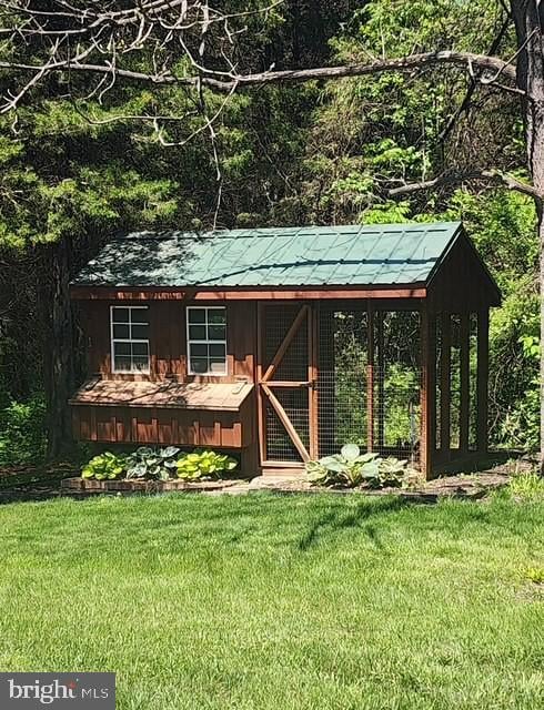 15920 River Bend Ct, Williamsport, MD 21795 - view of outdoor structure with an outdoor structure and a forest view