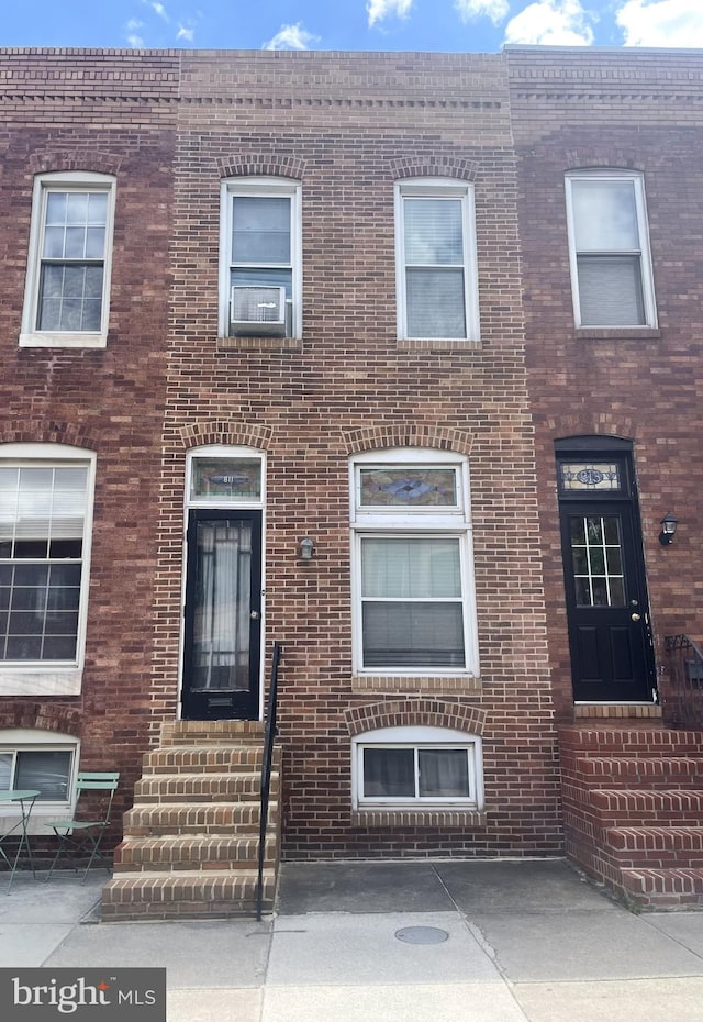 811 S Lakewood Ave, Baltimore, MD 21224 - multi unit property featuring entry steps and brick siding