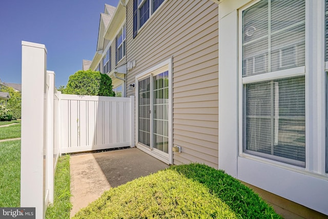 2501 Lexington Mews, Woolwich Twp, NJ 08085 - view of patio