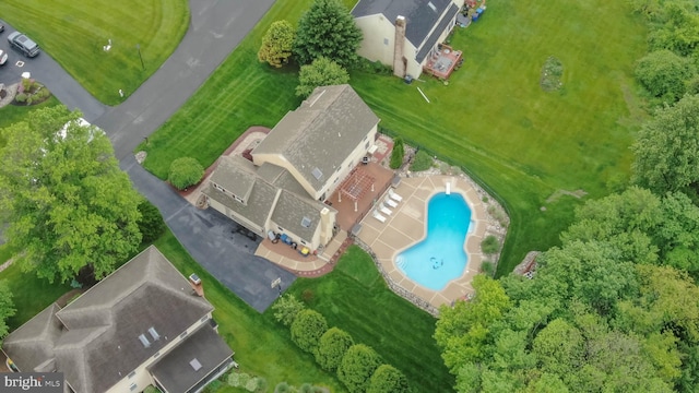 306 Springbrook Ct, Hockessin, DE 19707 - bird's eye view of a pool