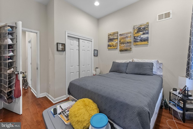 2458 N Natrona St, Philadelphia, PA 19132 - bedroom with wood finished floors, a closet, baseboards, and recessed lighting