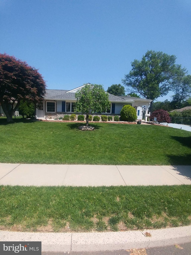 214 Alden Ave, Morrisville, PA 19067 - ranch-style home featuring a front lawn