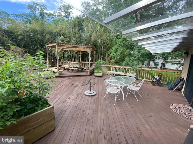 5417 Gary Pl, Alexandria, VA 22311 - wooden deck with outdoor dining area