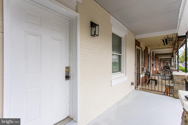 view of patio / terrace with covered porch
