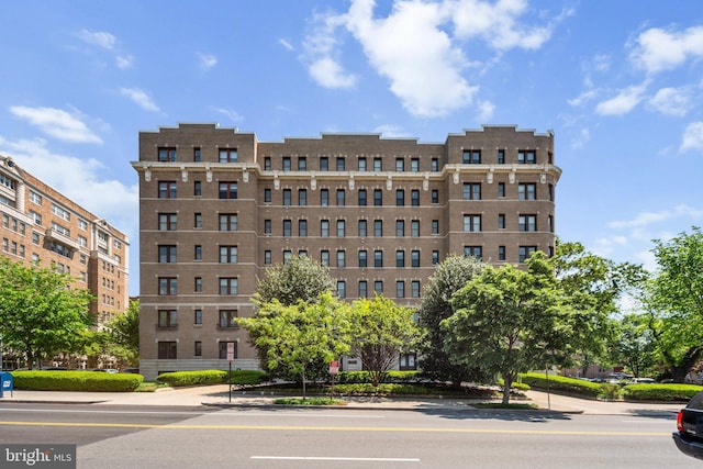 2001 16th St NW Unit 307, Washington, DC 20009 - view of building exterior