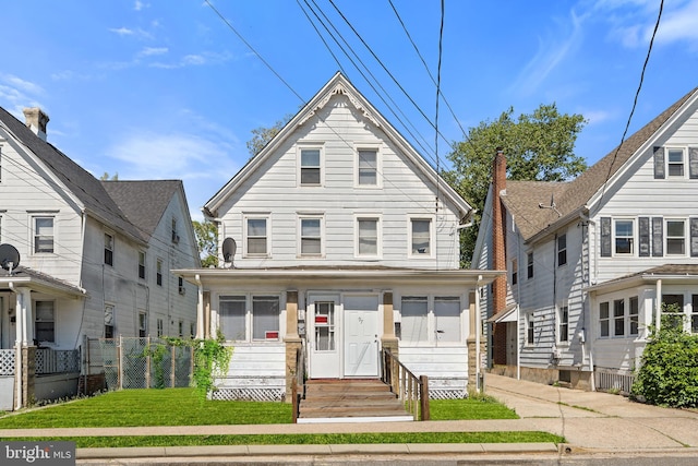 view of american foursquare style home