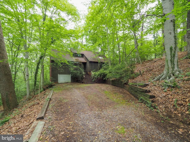 524 Ridge Rd, Annapolis, MD 21401 - view of yard featuring driveway