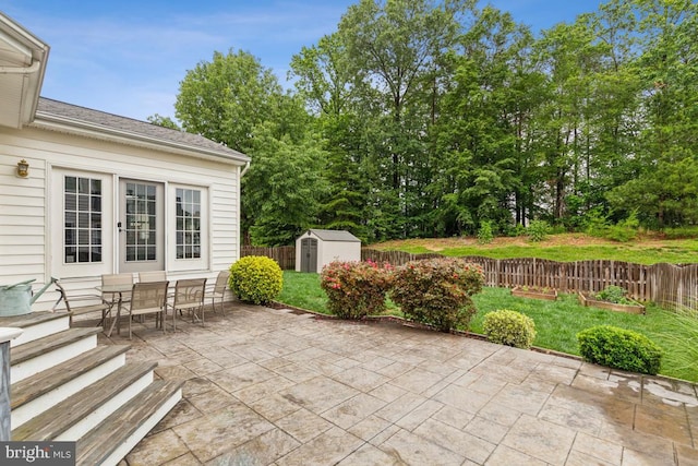 10611 Tattersall Dr, Manassas, VA 20112 - fenced backyard featuring a patio area and outdoor dining area