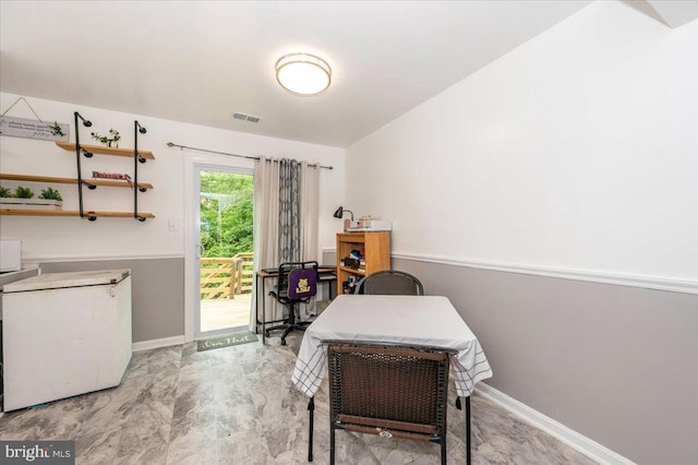 10625 Shasta Ct Unit T, Damascus, MD 20872 - dining area with baseboards