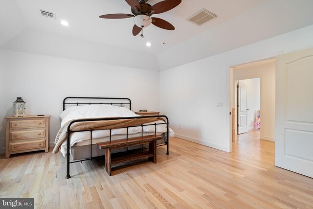 bedroom with light wood-style flooring, baseboards, recessed lighting, and ceiling fan