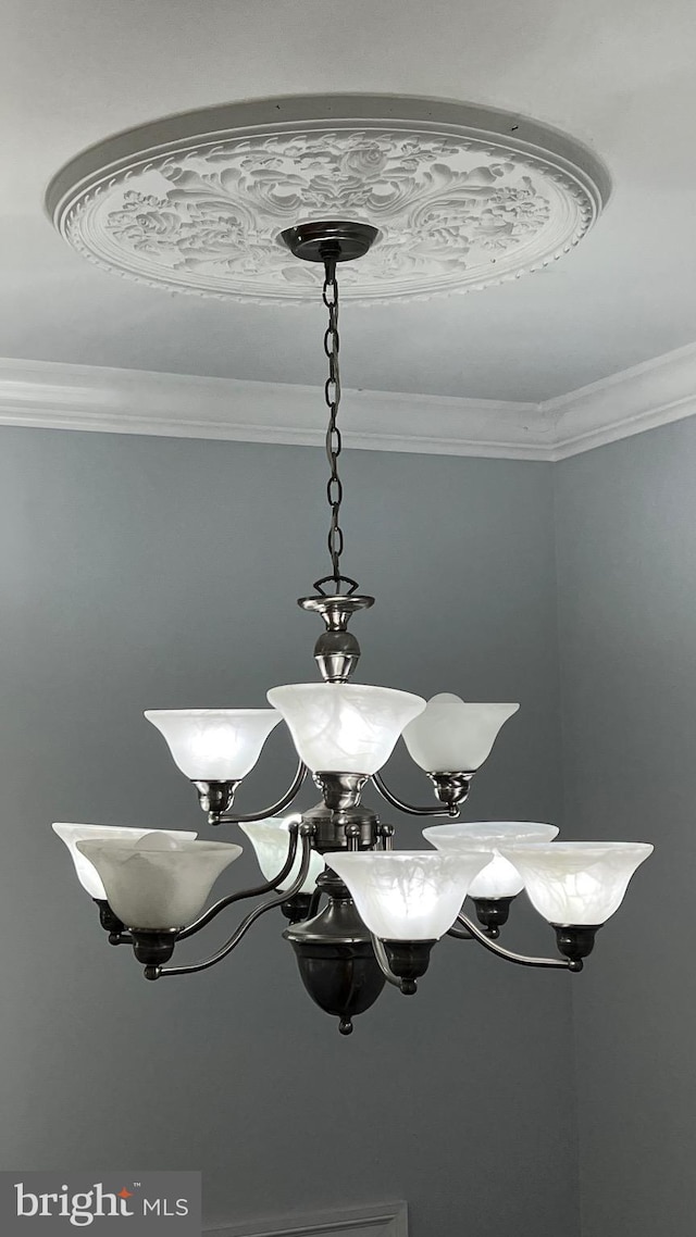 detailed view of crown molding